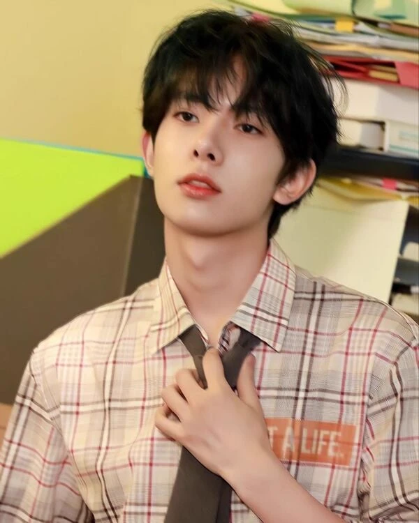 Lee Heeseung thumbnail