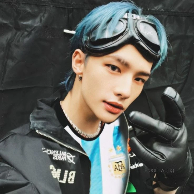 Hwang Hyunjin thumbnail