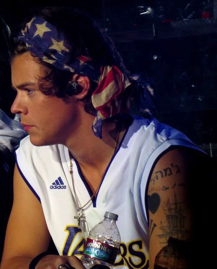 Harry Styles (+18) thumbnail