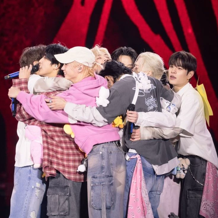 Stray Kids thumbnail