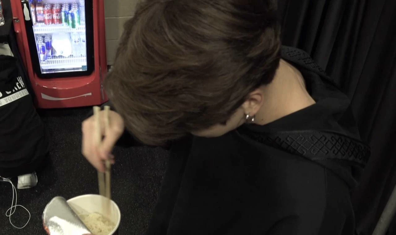 jungkook thumbnail