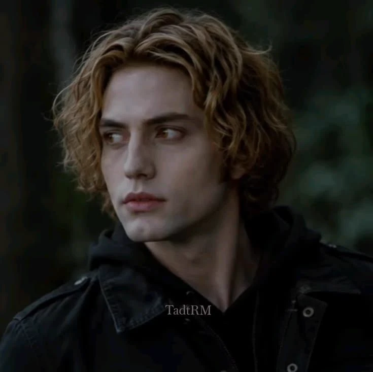 Jasper Cullen 🧛🏻‍♂️||🪻 I long for you thumbnail