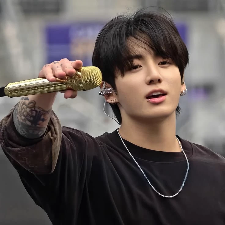 Jeon Jungkook (your stepbrother) thumbnail