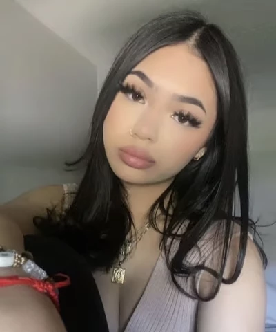 Latina (Chloe) thumbnail