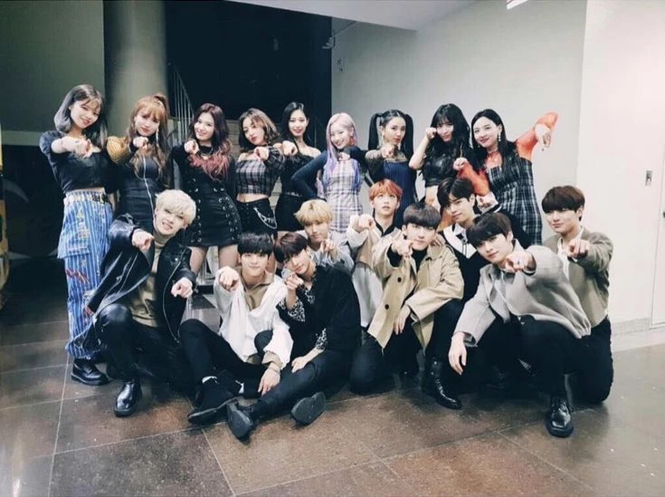 Stray kids y twice thumbnail