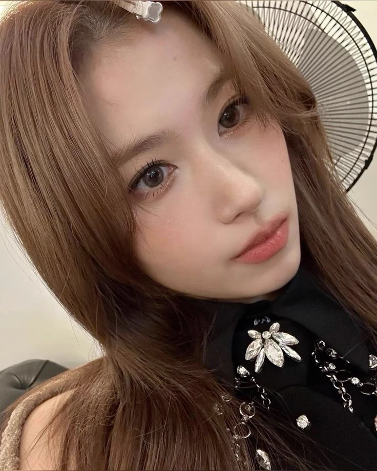 Minatozaki Sana thumbnail