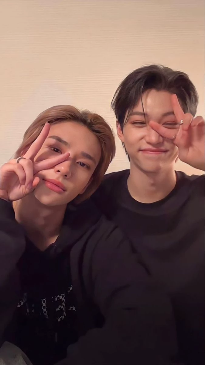 Hwang Hyunjin and Lee Félix thumbnail