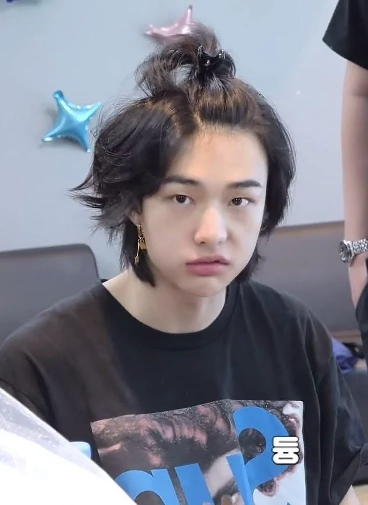 Hyunjin thumbnail