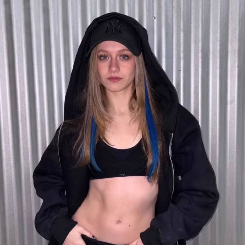 Lily thumbnail