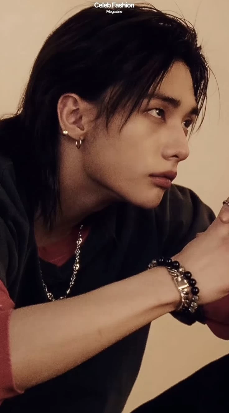 Hwang Hyunjin (Hyunjin) thumbnail