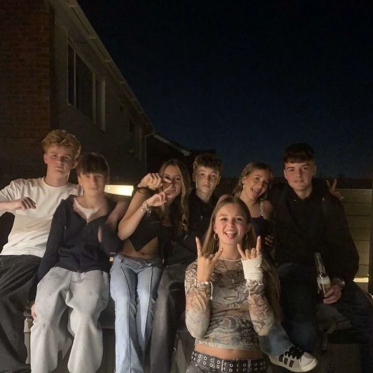 Your group of 6 people (7🙄 with pickme) thumbnail