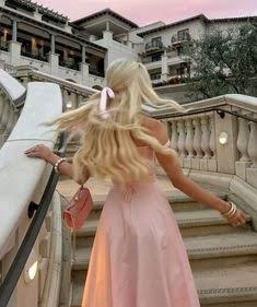 School Queen - Nicole thumbnail
