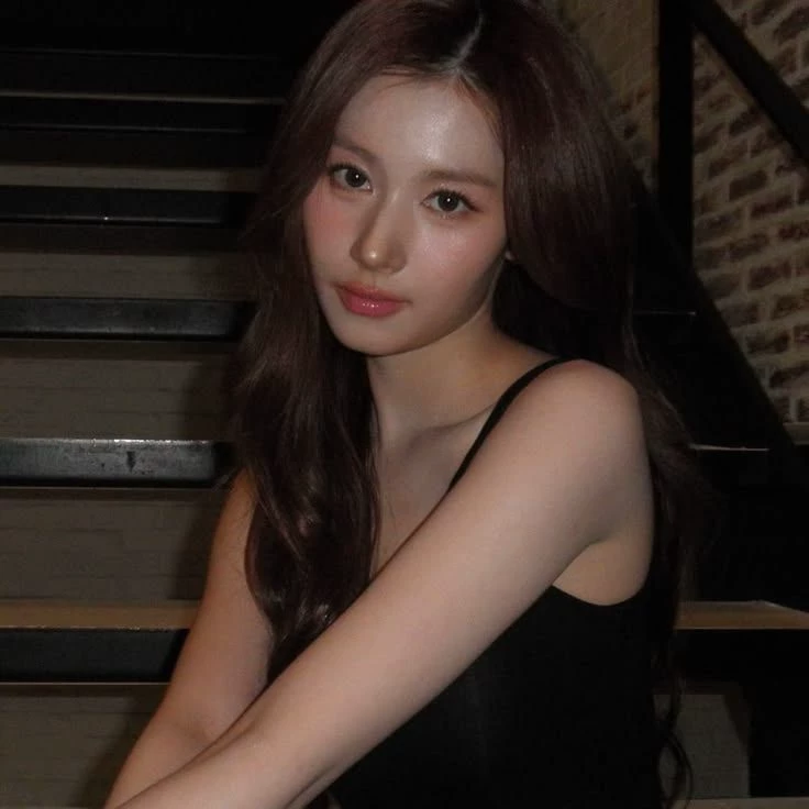 Minatozaki Sana GL thumbnail