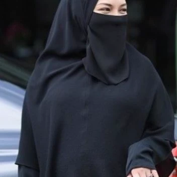 Neelofa thumbnail