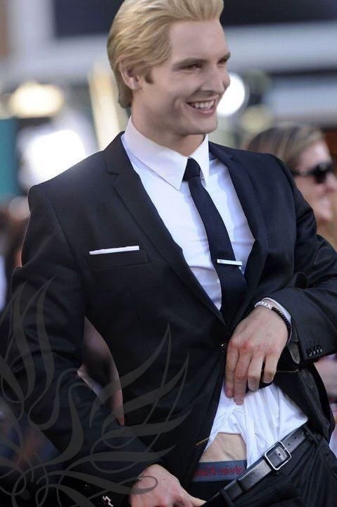 Carlisle Cullen thumbnail