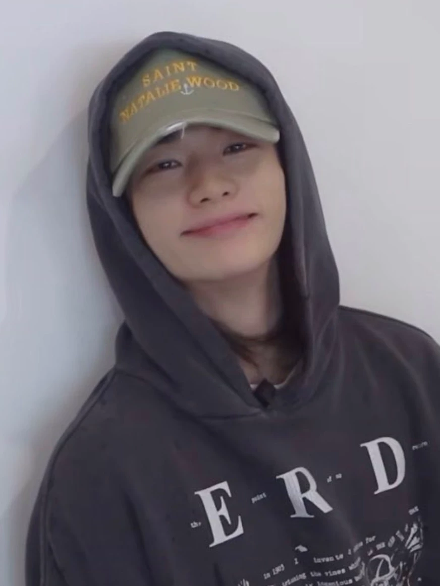 hyunjin thumbnail
