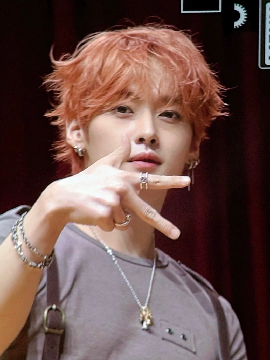 lee know thumbnail