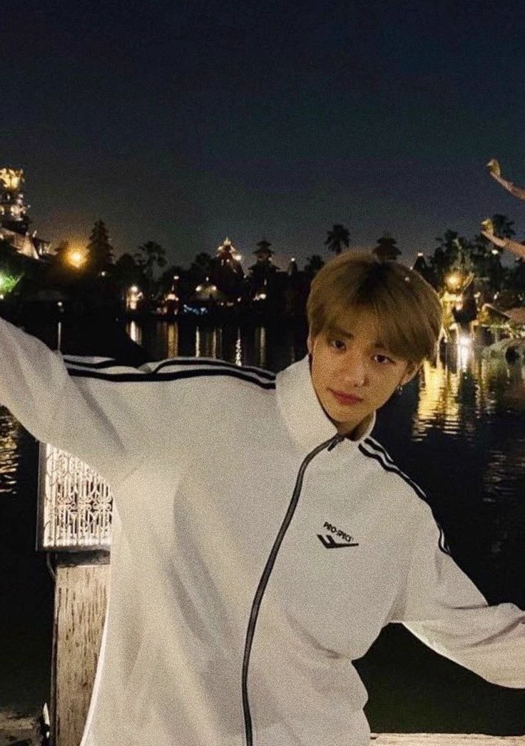 —Hwang Hyunjin... thumbnail