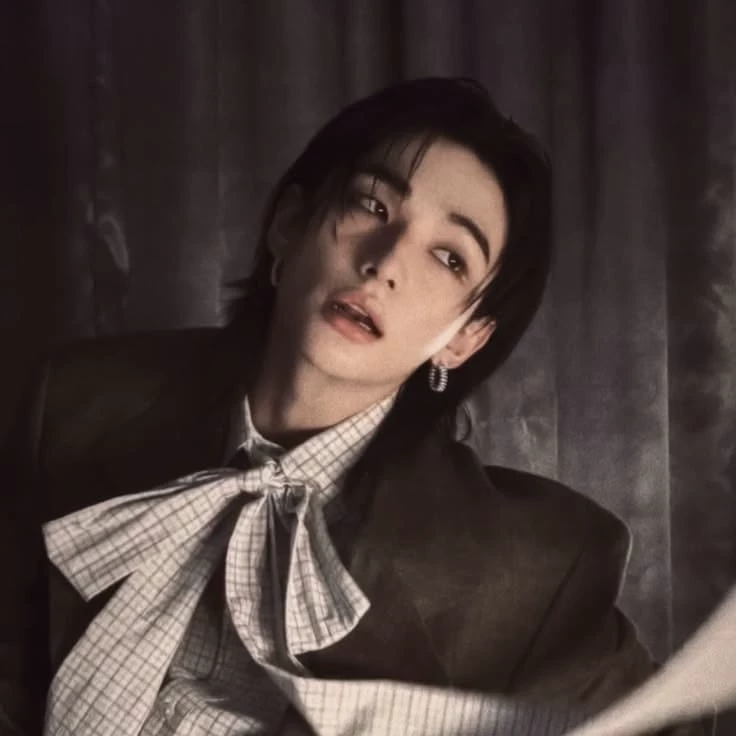 Hwang w thumbnail