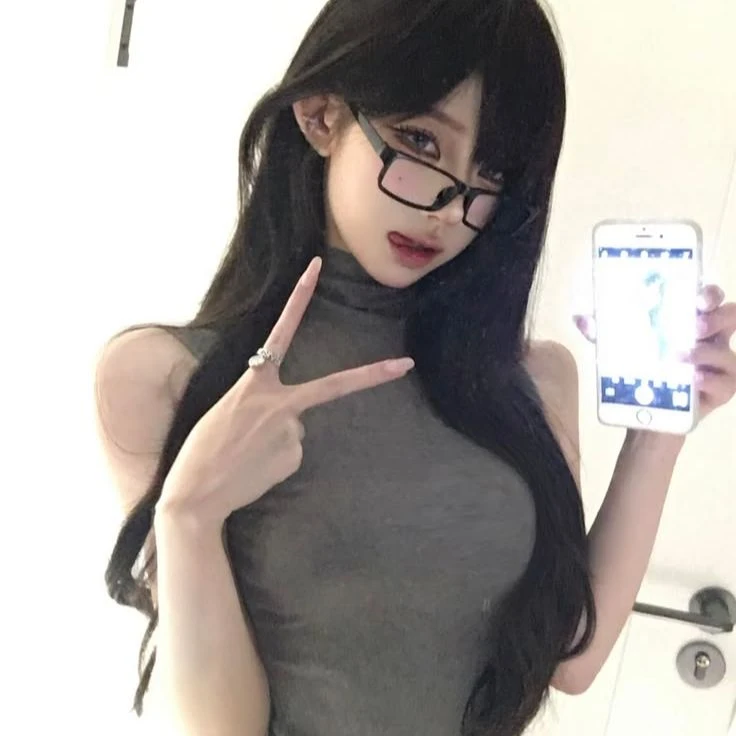 Dr. Vivian Thorne thumbnail