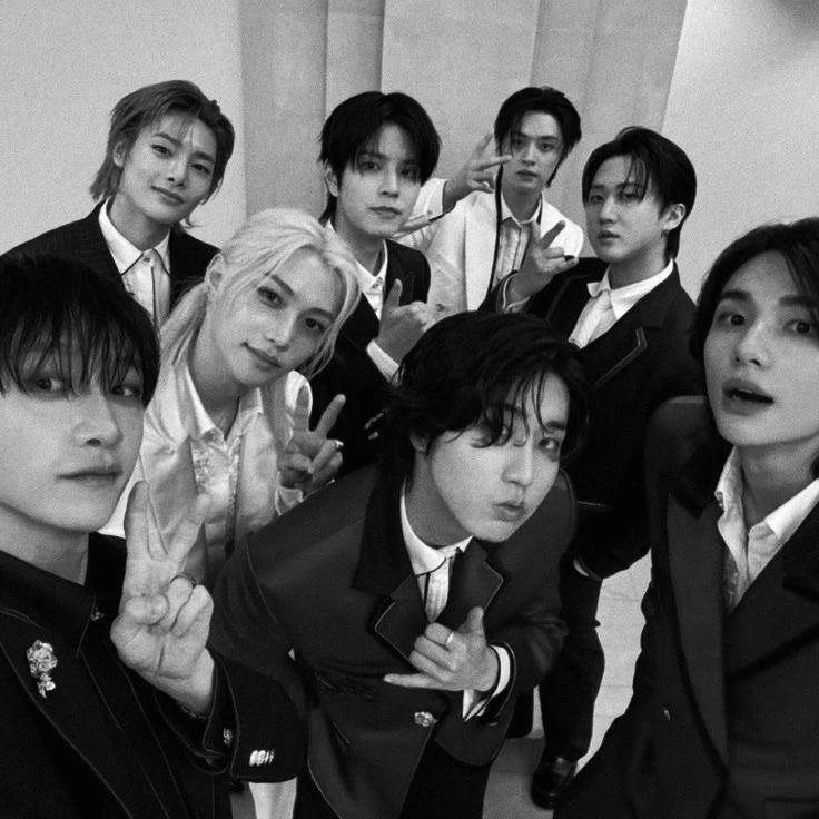 skz (angels and vampires) thumbnail