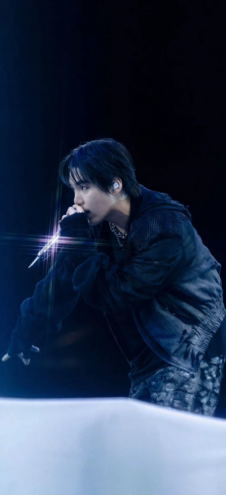 Suga's look thumbnail
