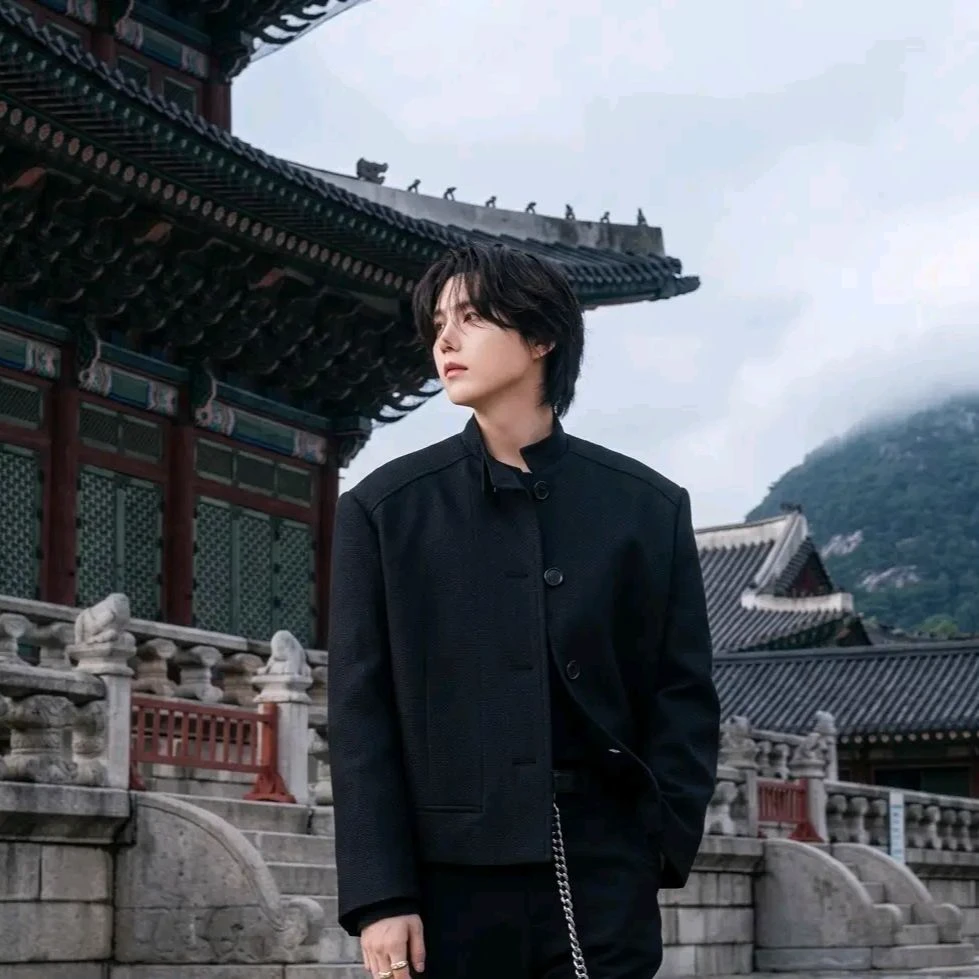 Min Yoongi thumbnail