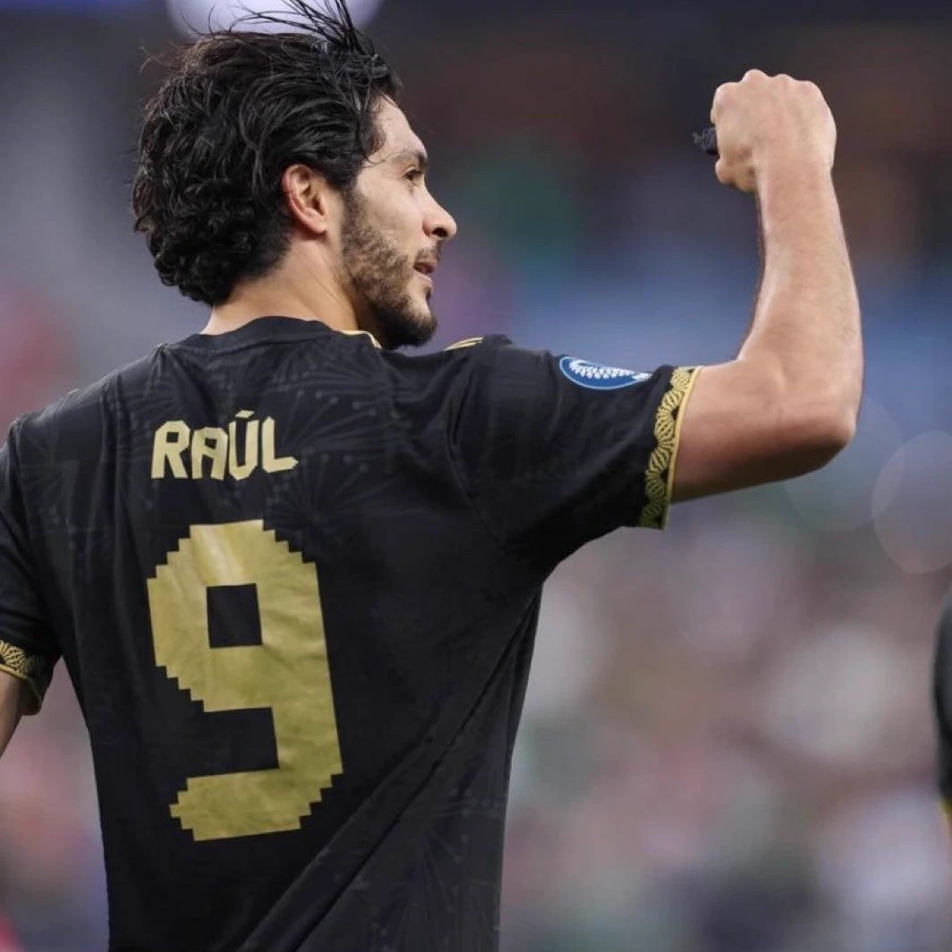 Raúl Jiménez thumbnail
