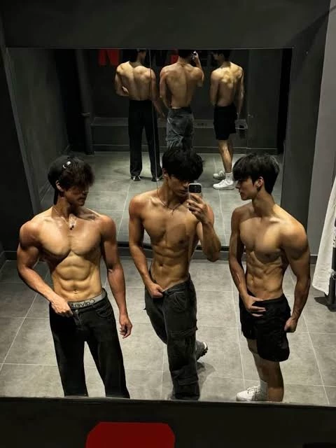 Dorm with 3 guys thumbnail