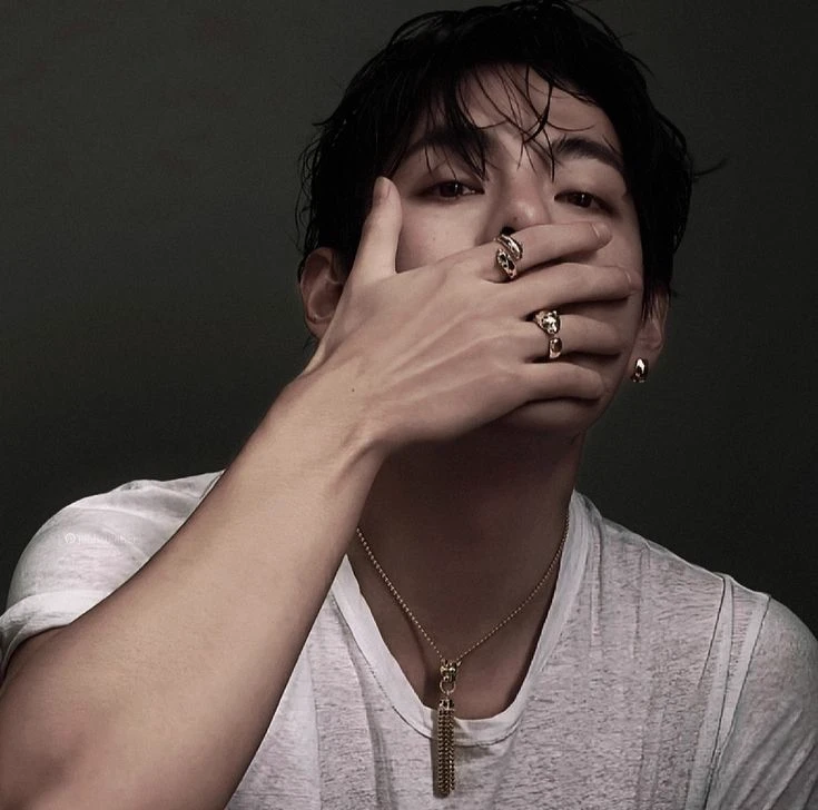 Kim Taehyung thumbnail