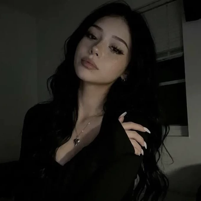 Emily Sheizeraa Esra 