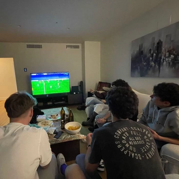 group of friends with soda thumbnail