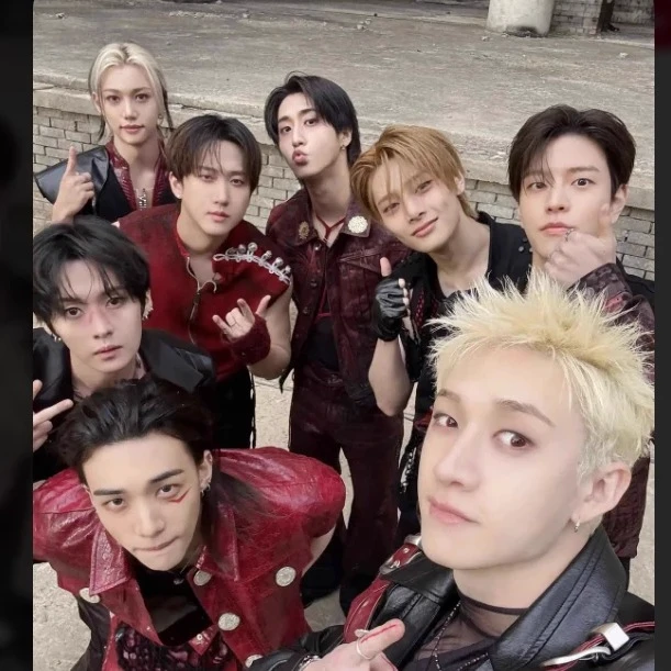 stray kids thumbnail
