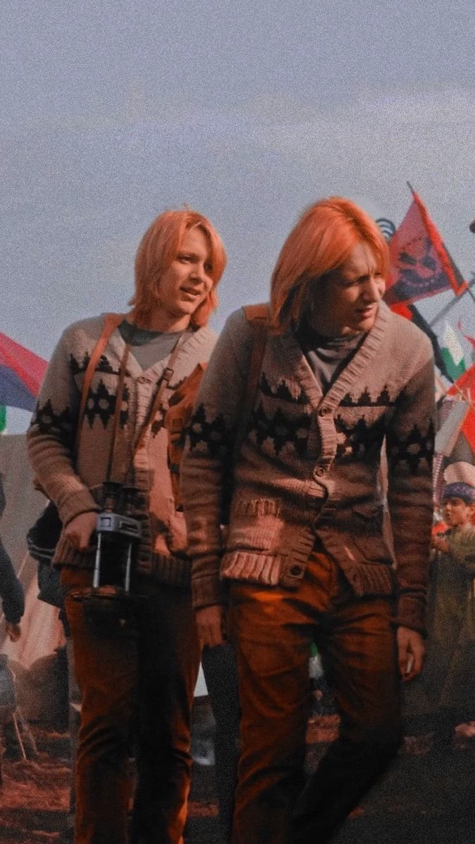 Fred and George Weasley thumbnail