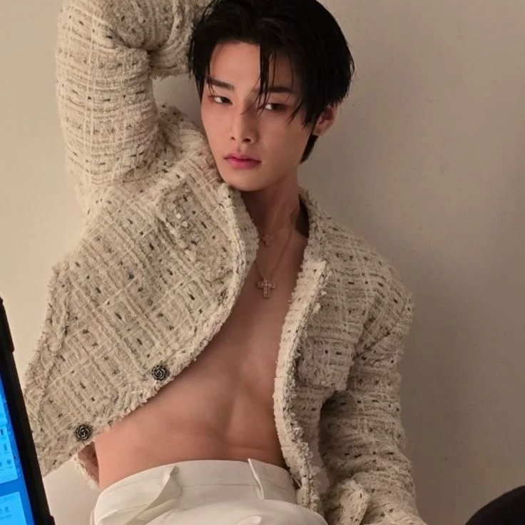 Jeongin thumbnail