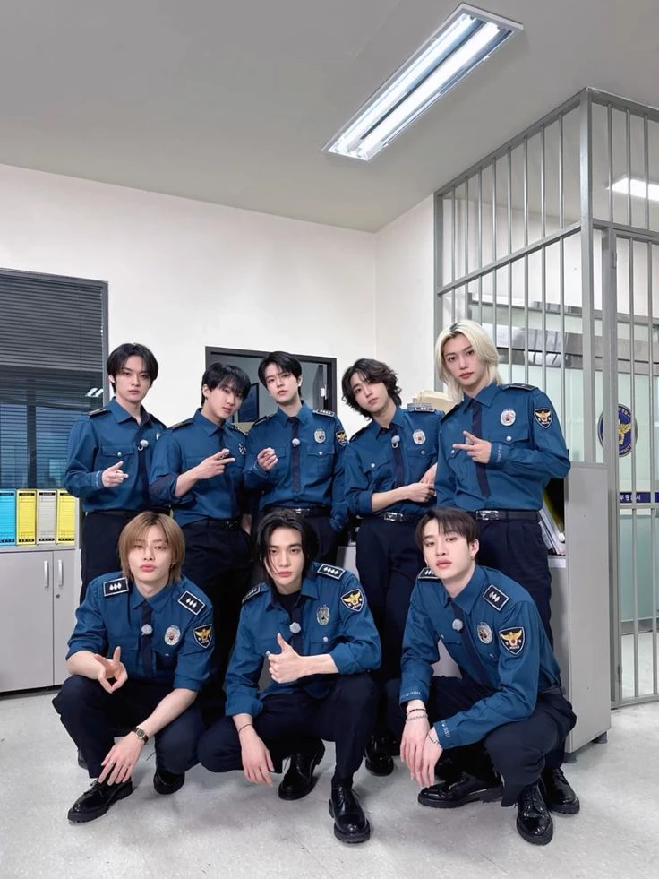 Stray Kids- Police thumbnail