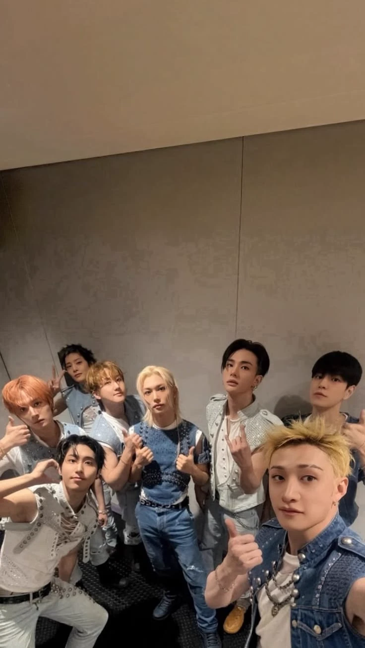 Stray Kids- Straykids  thumbnail