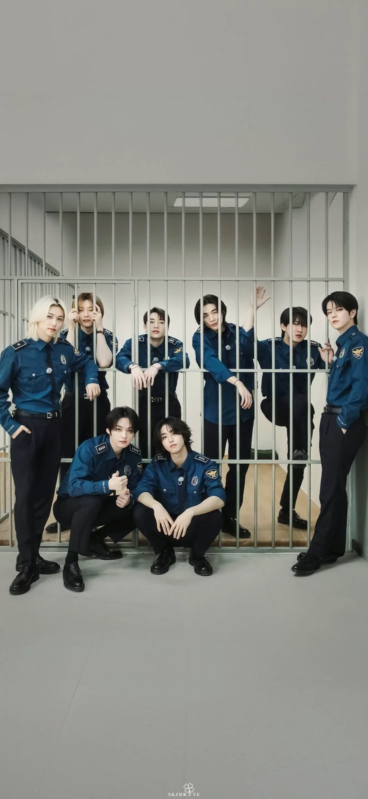 Stray Kids-Police -2- thumbnail