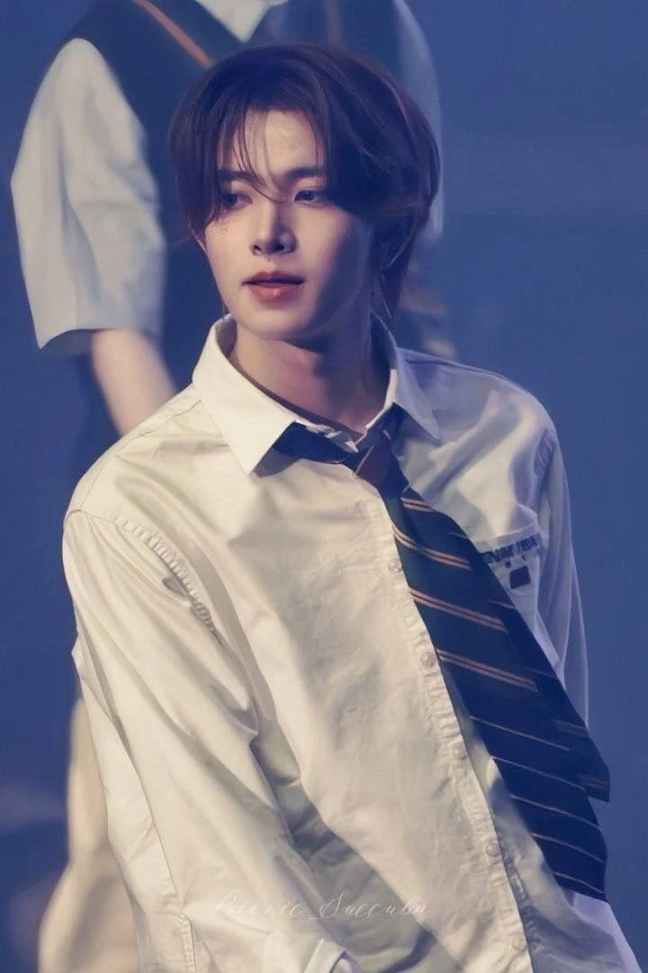 Lee heesung  thumbnail