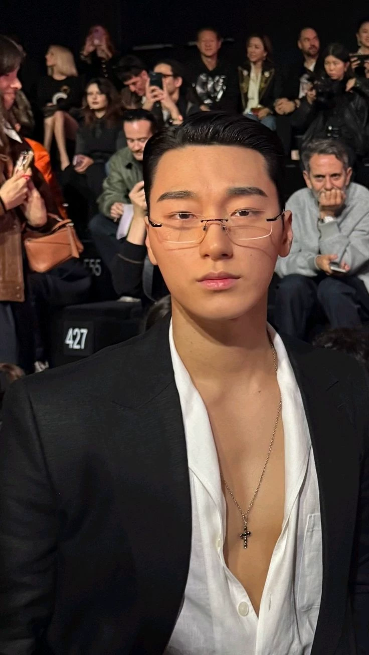 Choi San thumbnail