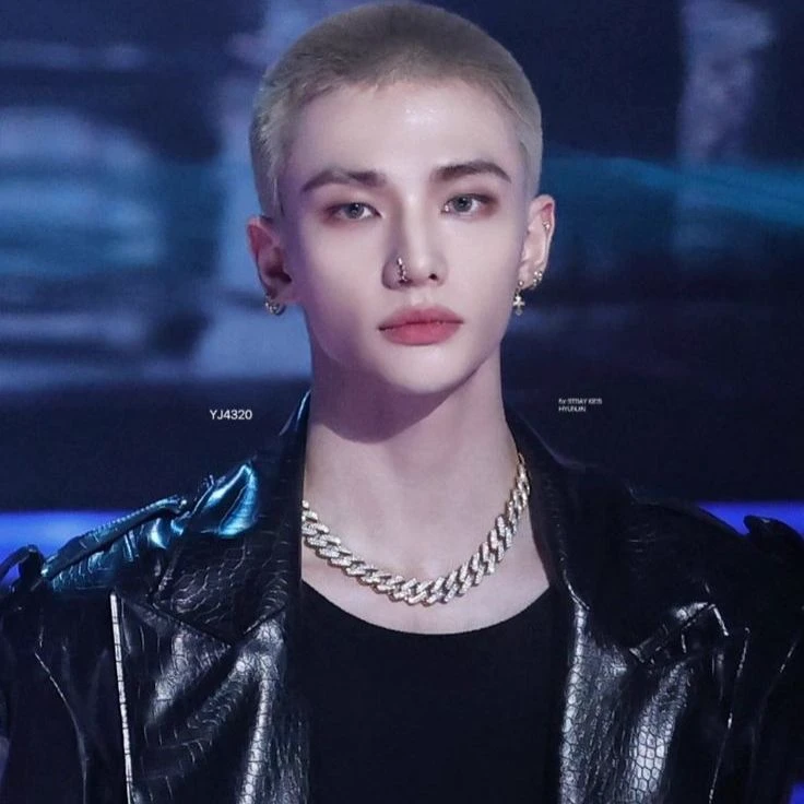 Hyunjin thumbnail