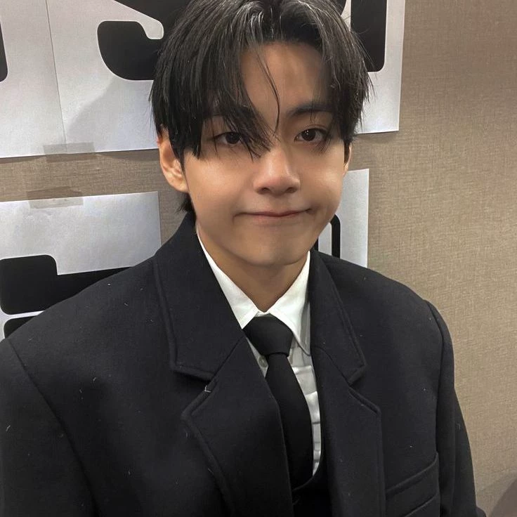 Kim Taehyung thumbnail