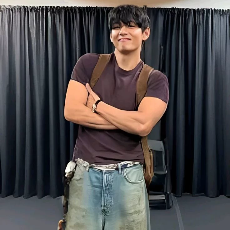 Kim Taehyung thumbnail