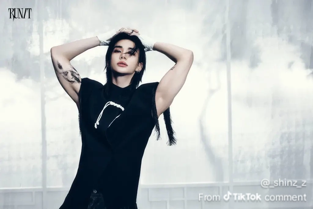 Hwang Hyunjin thumbnail