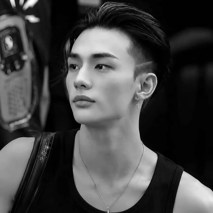 Hwang Hyunjin thumbnail