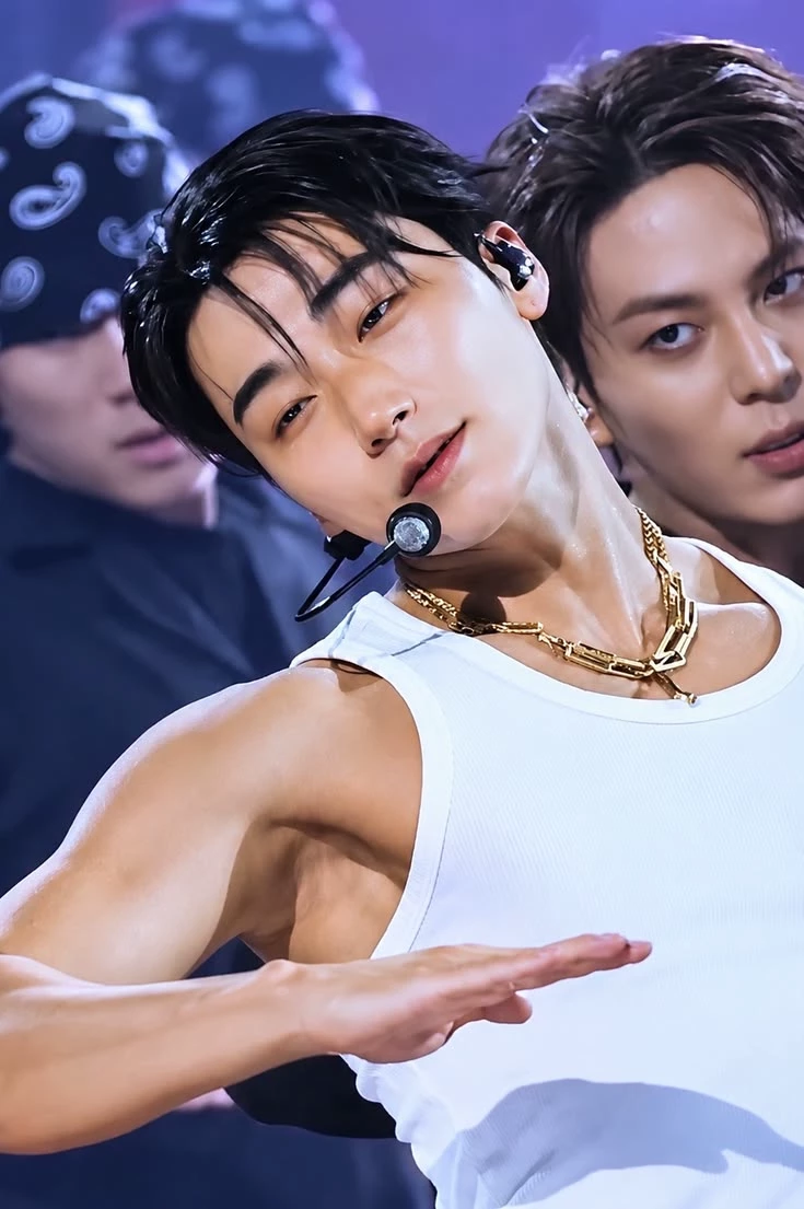 Choi San thumbnail