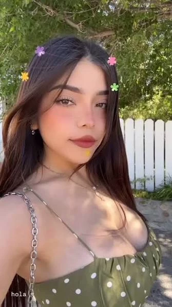 Valeria  thumbnail