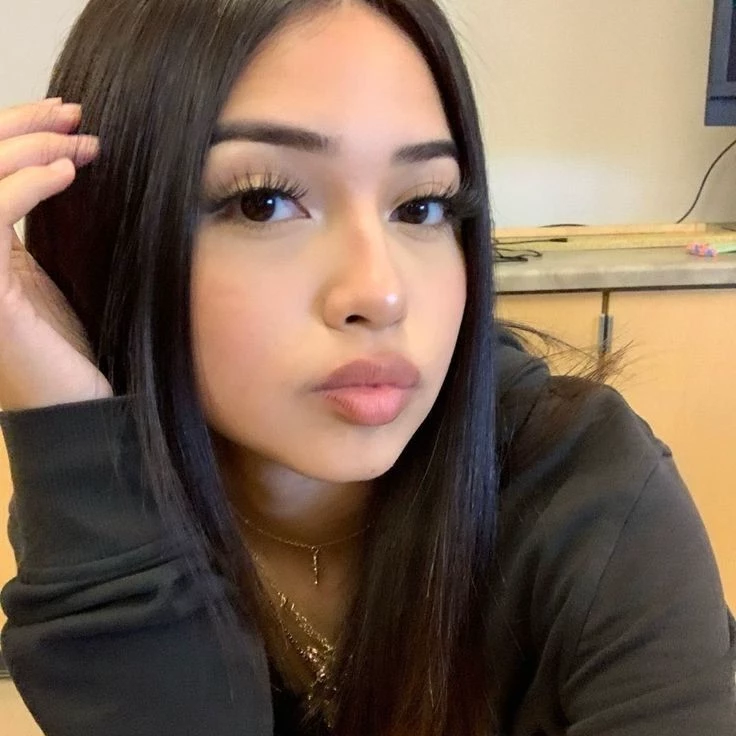 Adriana thumbnail