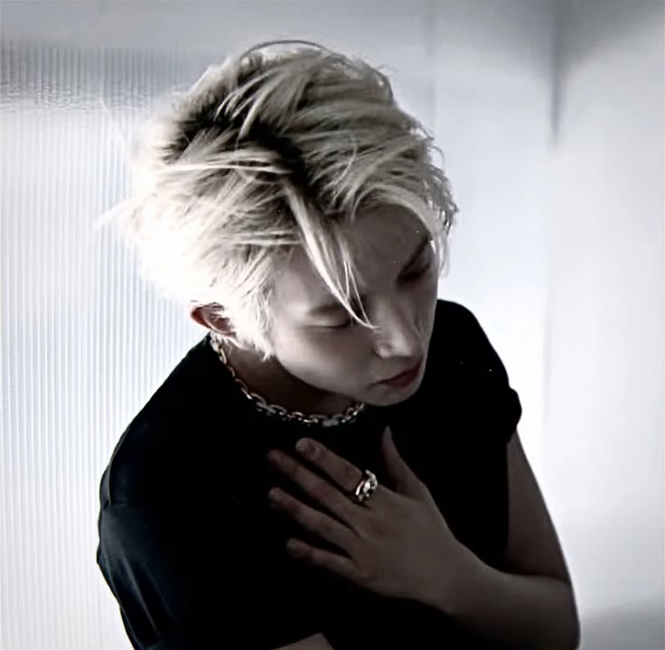 Lee heeseung thumbnail