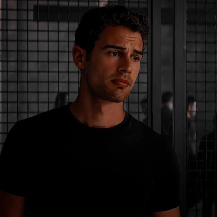 Four (Tobias Eaton) thumbnail